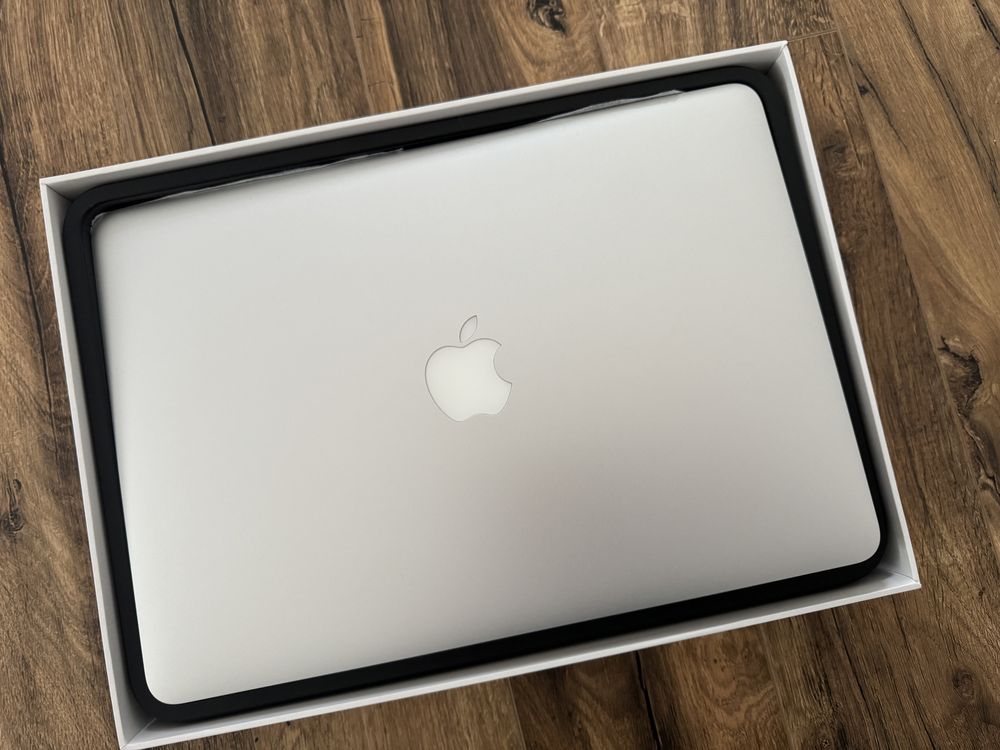 Laptop MacBook Air 13-inch 2017