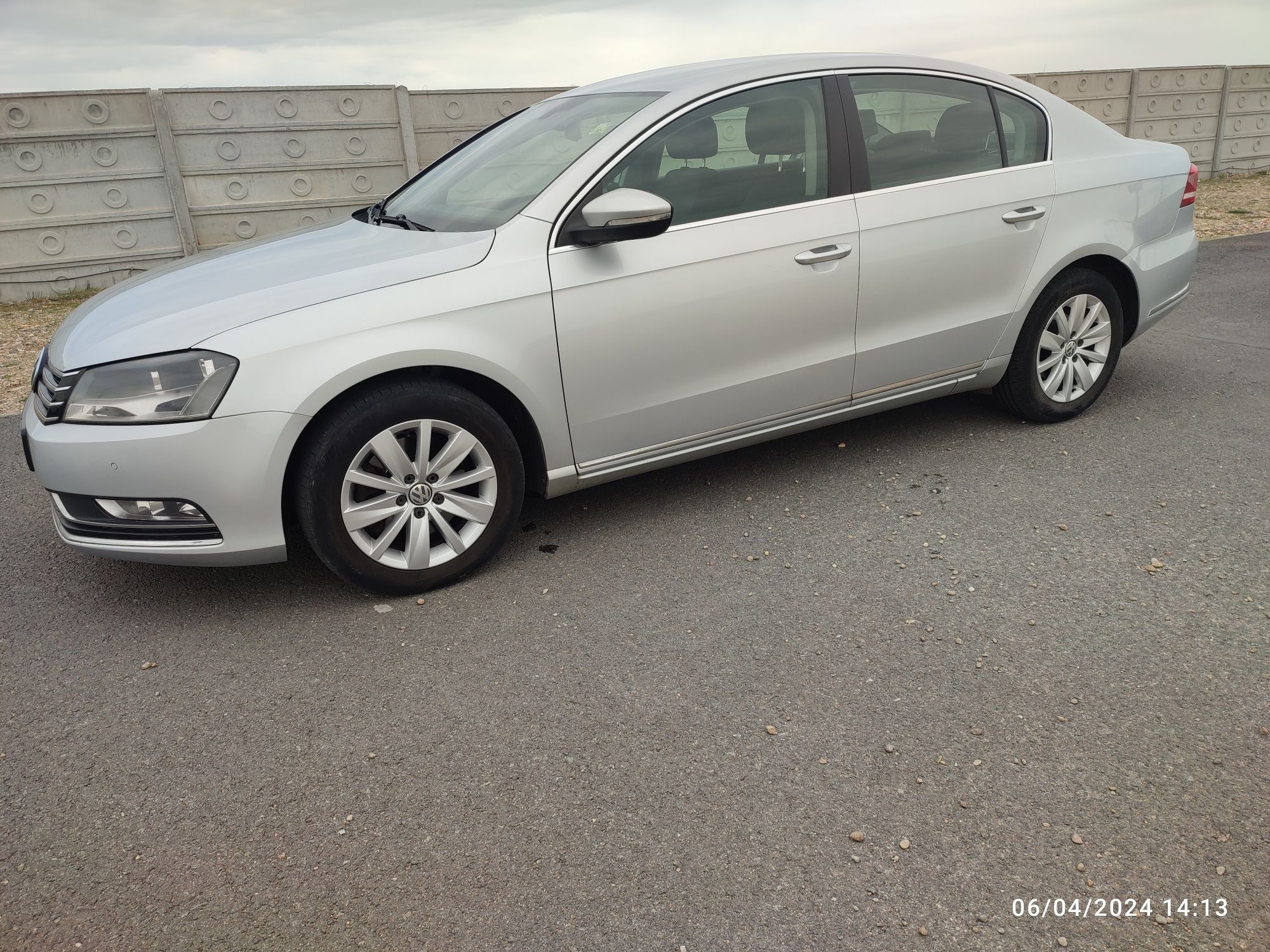 Volkswagen Passat B7 Berlina model 2012  motor 2,0 Tdi 140 cai Euro 5