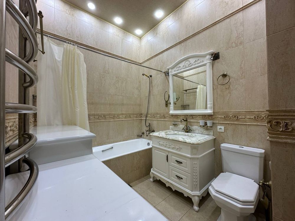Продается дом вдоль дороги, Ул. Таффакур, Grand Mir Hotel, 3 этажа!