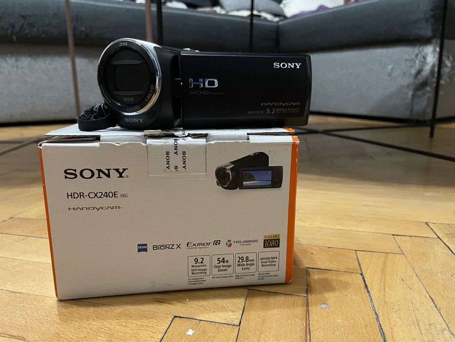 Видеокамера Sony HDR CX240E