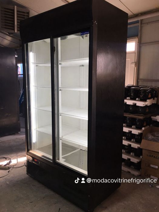 Vitrina frigorifica verticala cu usi glisante 125cm
