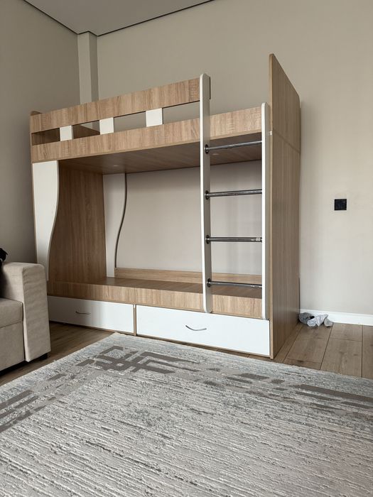 Двухярусная детская кровать