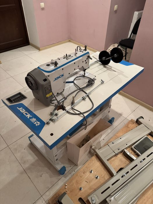 Швейная машина Jack F4