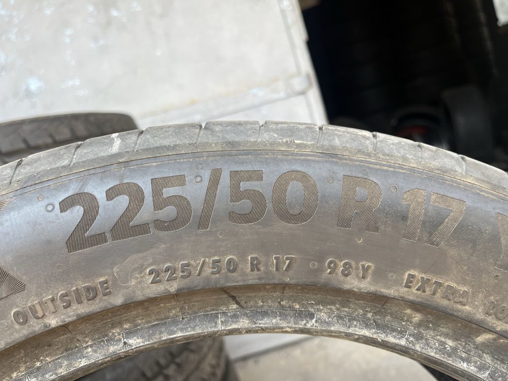 2 бр. летни гуми 225/50/17 Continental DOT 4917 4/5 mm