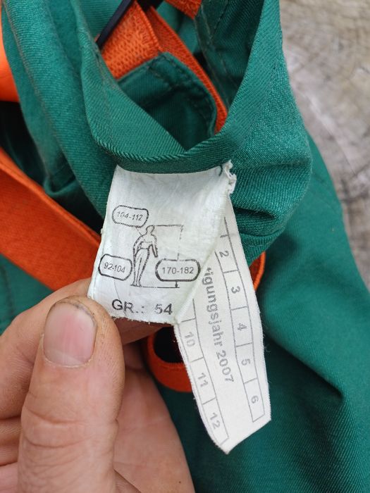 Vând cisme si pantaloni forestier