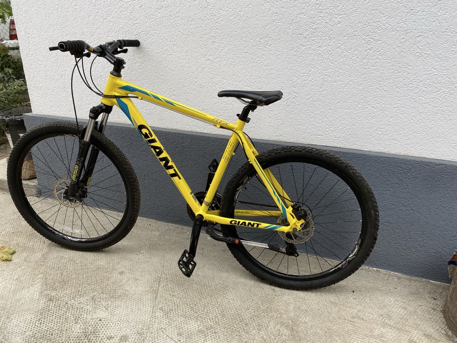 Vand bicicleta Giant ATX 2