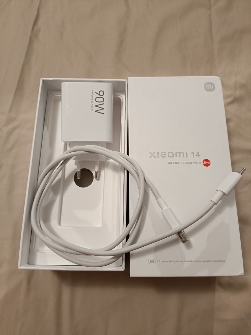 Xiaomi 14 Green 12/512 GB Impecabil
+ Smartwatch Xiaomi Watch 4