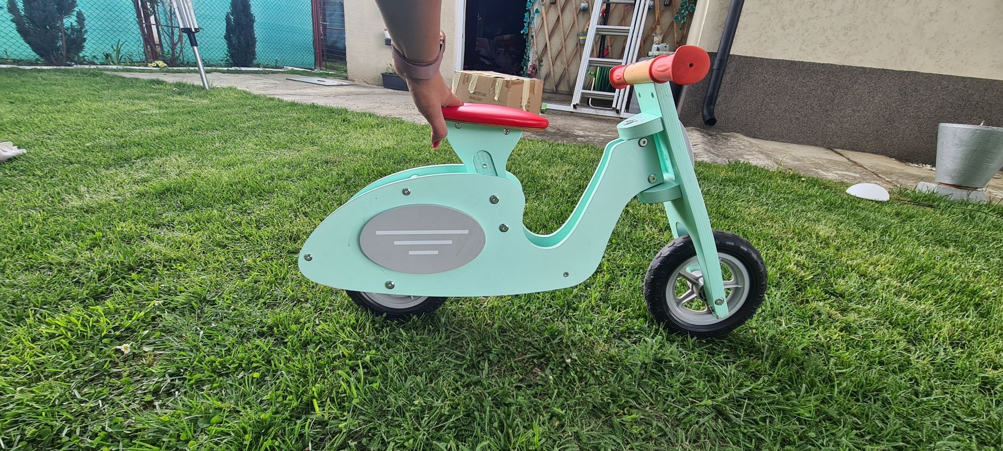 Scuter Vespa de lemn