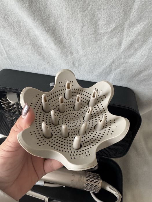 Маша SharkNinja FlexStyle 5-в-1 Air Styler и сешоар HD440SLEU