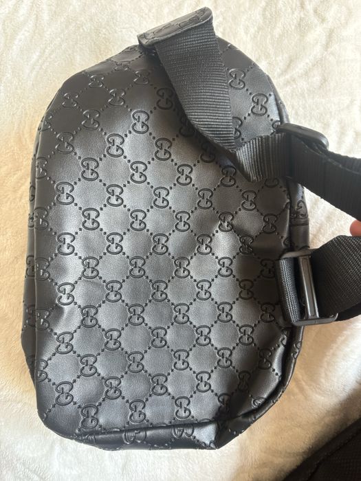 Gucci чантичка чисто нова