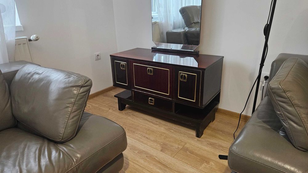 Mobilier: 2 corpuri/comode 1980