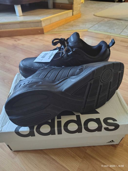 Кроссовки Adidas (Германия),чистая кожа,оригинал,новые,р-ры 41 и 43