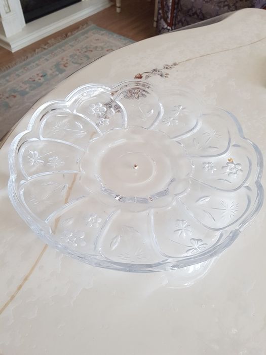 Продам стеклянное блюдо