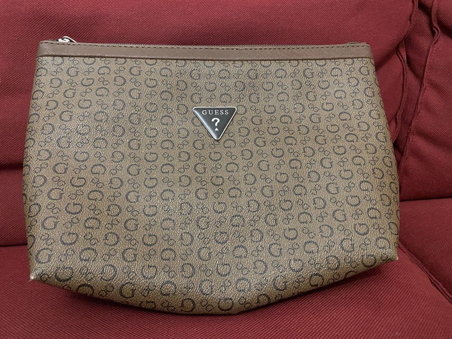 Plic Guess - make up bag - glossy wallet