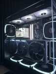 Sistem gaming Ryzen 7 9800x3d si 5080