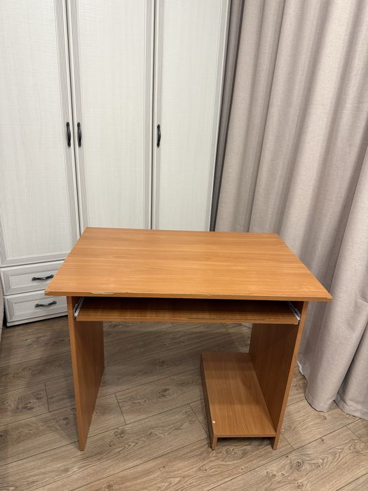 Стол рабочий (компьютерный)