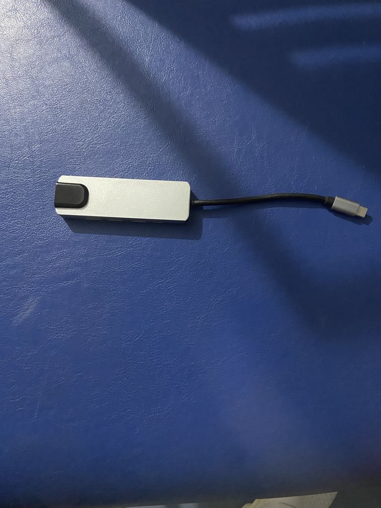 Продавам Macbook pro 13 2020