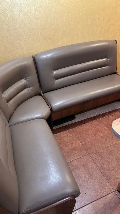 Продам кухонный угловой диван