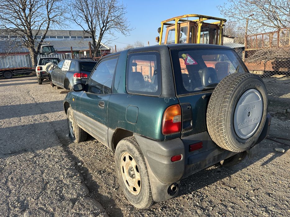 Toyota Rav4 на части