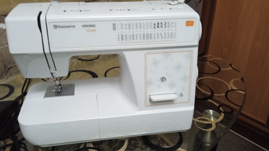 Швейная машина Viking H/Klass E20