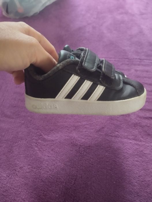 Adidași de băiat