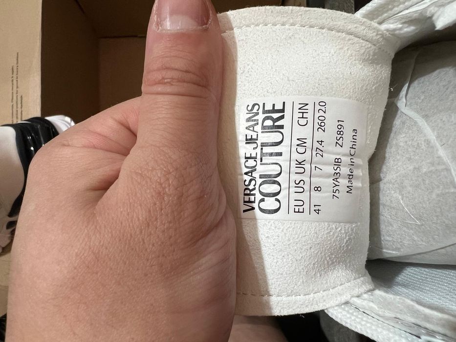 Vand adidasi pentru bărbați