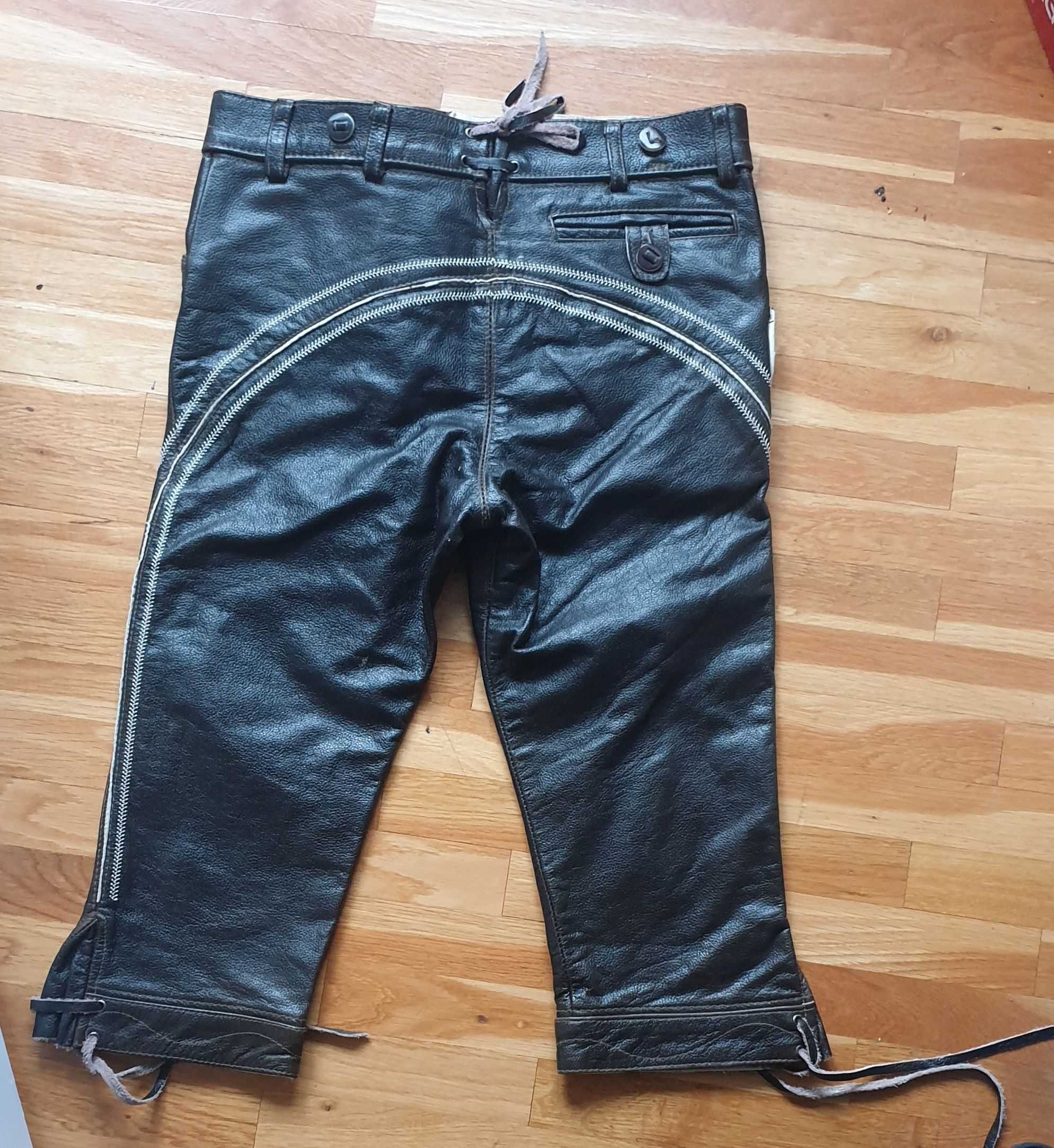 Pantaloni scurti bavarezi din piele naturala marimea 44 Edelnice