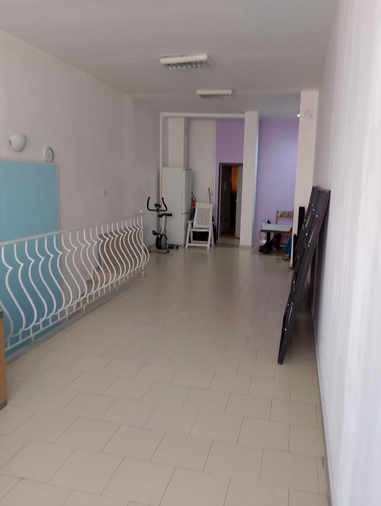 Продава се Магазин в Ямбол, Генерал Заимов - 100 кв.м за 689 €/кв.м - Снимка #2