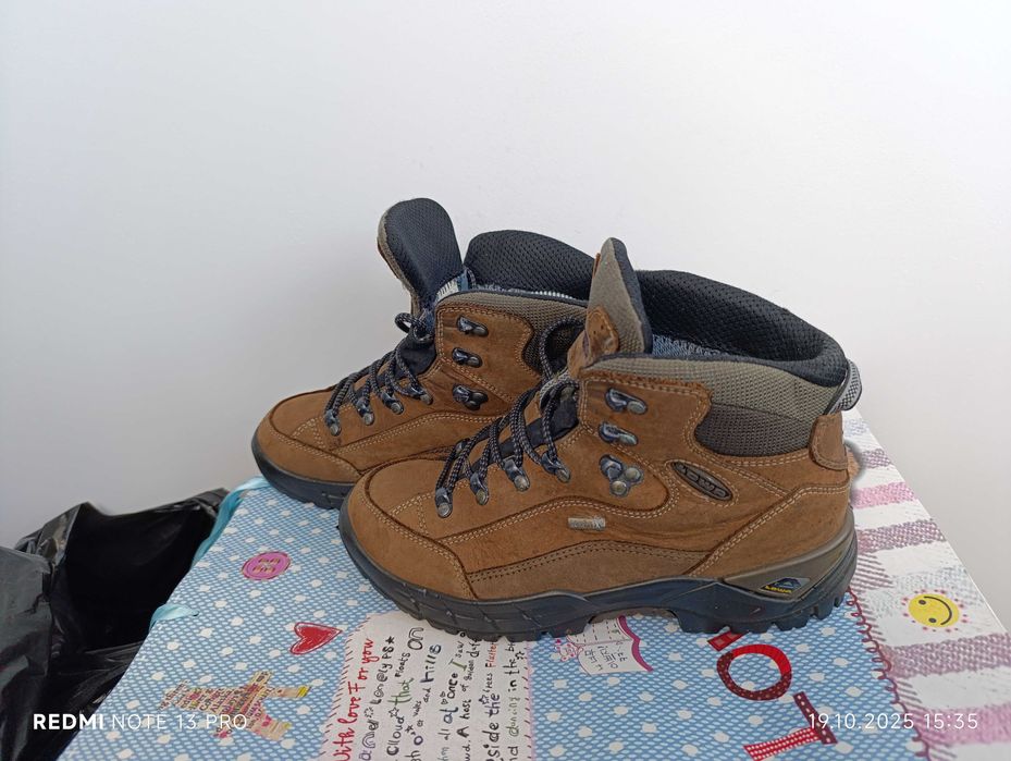 Lowa Renegade Mid GORE-TEX''оригинални туристически боти 39 номер