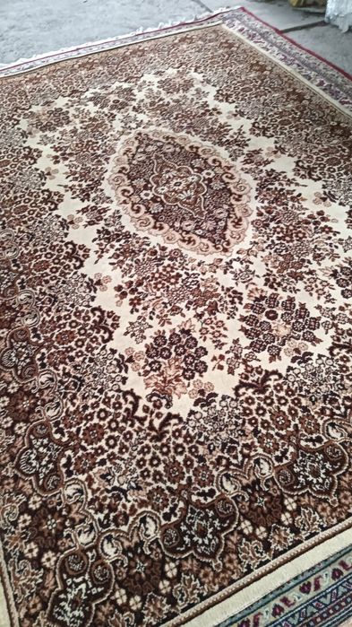 Шерстяной бельгийский ковер 3 на 2. Со стены.