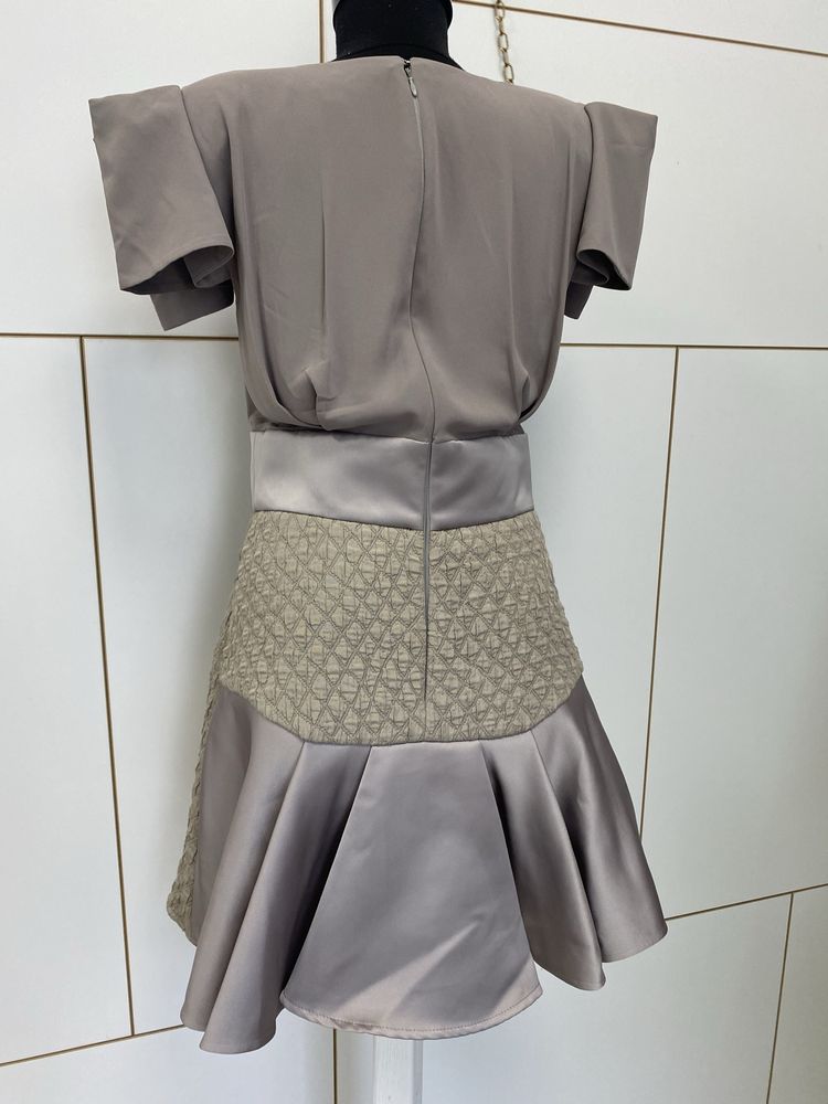 Рокля elisabetta Franchi