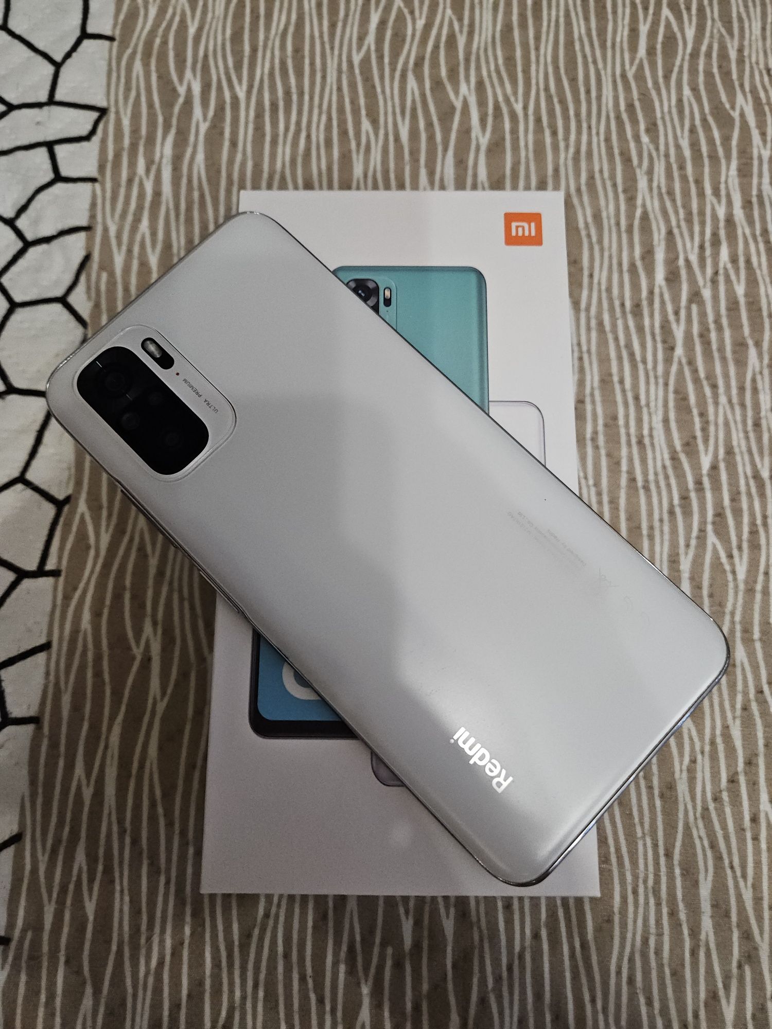 В продаже, Redmi Note 10.