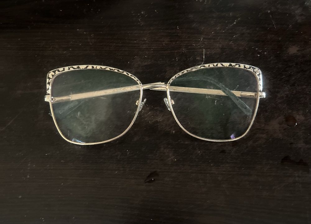 Диоптрични рамки за очила Guess