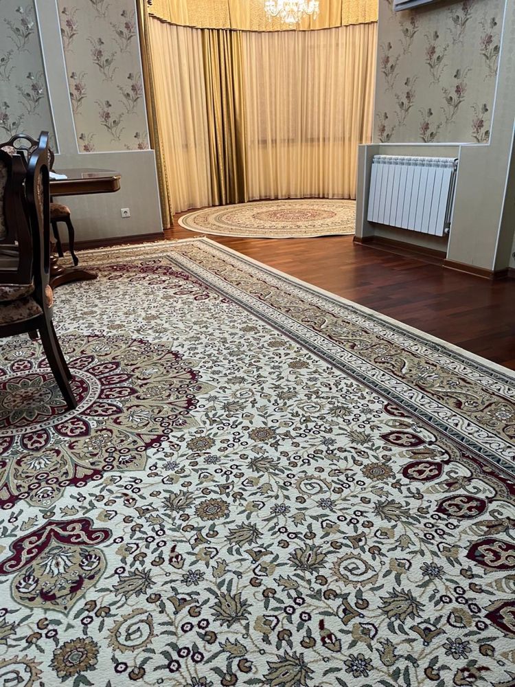 Продам ковер 4/5 и круглый к нему