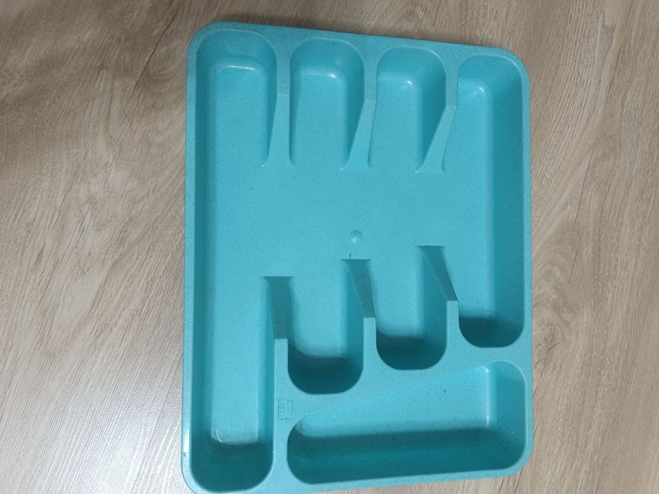 Лоток пластиковый для кухонных принадлежностей