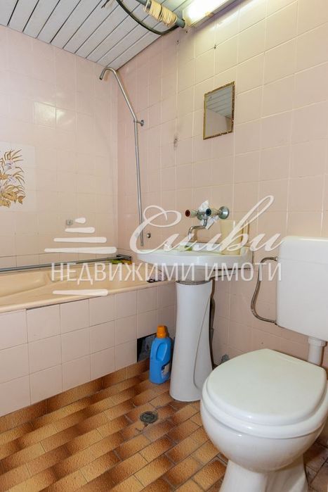 Многостаен СРЕДЕН апартамент – кв.Тракия.