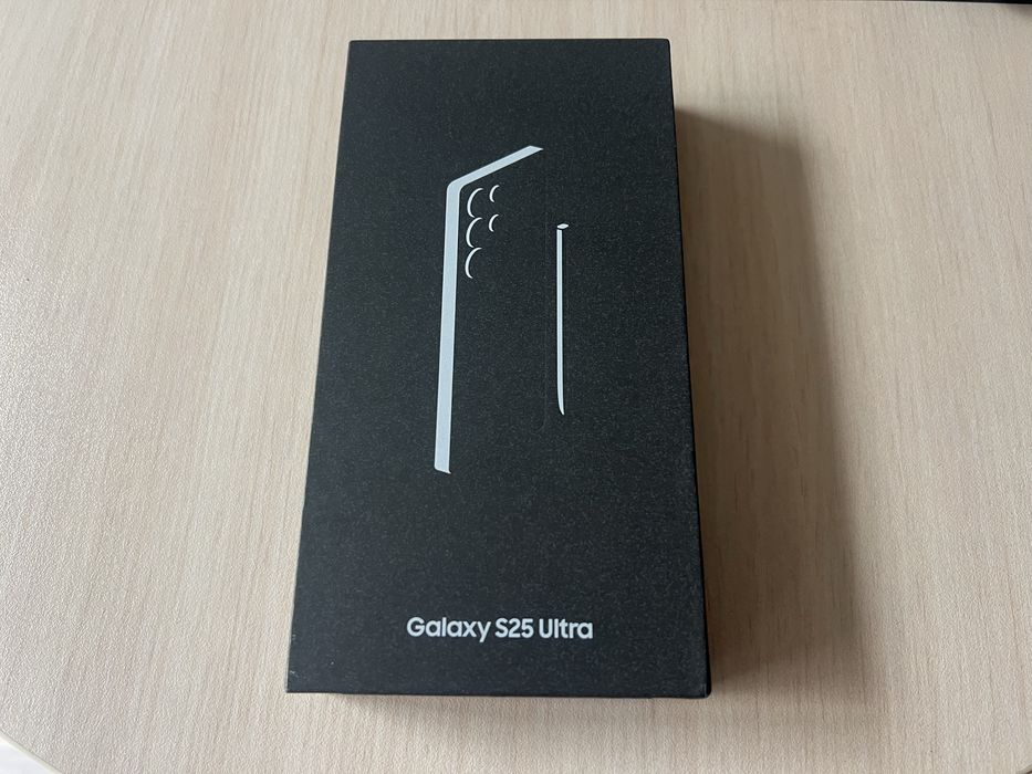 Продавам Samsung Galaxy S25 Ultra 256/12GB-НОВ