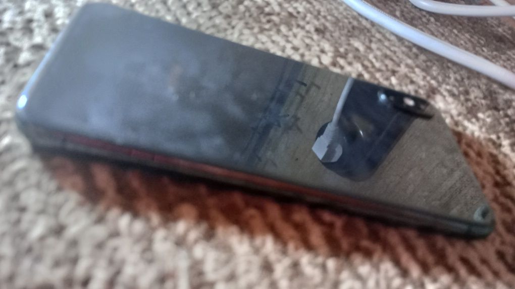 iPhone xs 80  лв