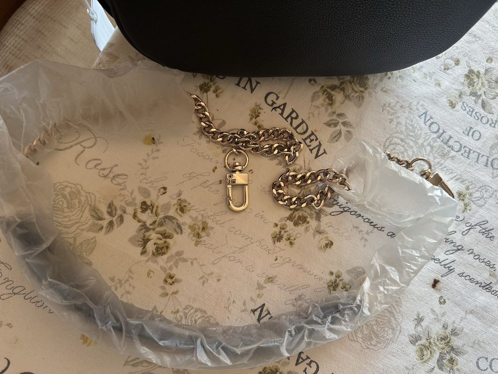 Нова Чанта Guess