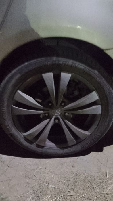 Обмен
Полный комплект шин с дисками 215/50R17 (зима и лето) в от