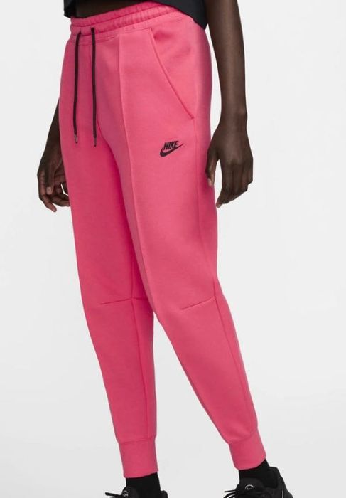 СПЕШНО! Nike tech fleece долнище чисто ново с етикет