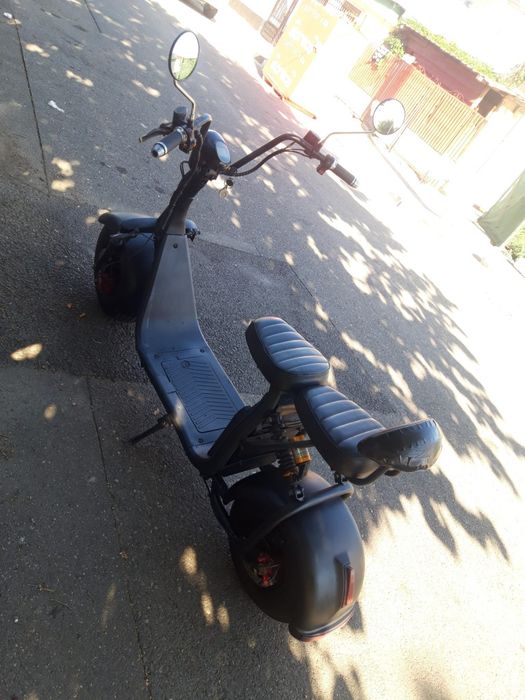 Vând scuter electric choper