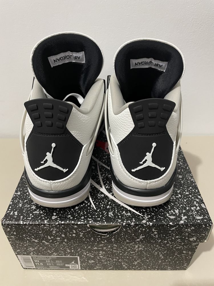 Vand jordan 4 millitary black