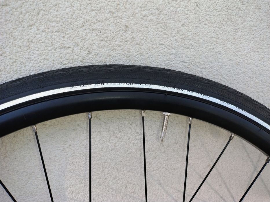 Roata fata cu dinam in butuc city bike 28"