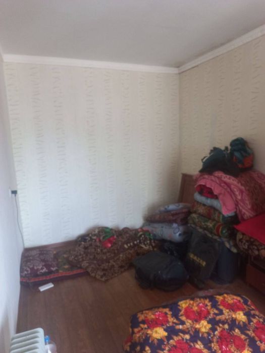 Чирчик шахар 3 микро район 2 х 58 кв/м сотилади Нархи 27.000$ Наличка