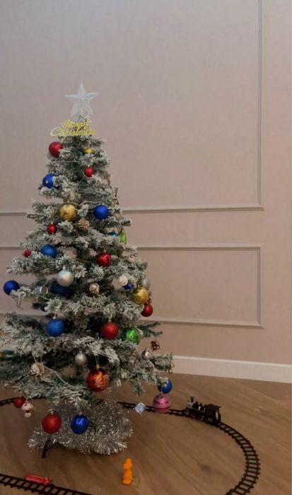 Красивая новогодняя ёлка