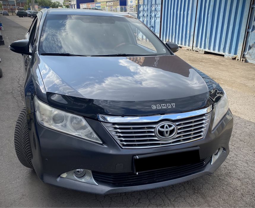 Дефлектор капота (мухобойка) Toyota Camry с 2011 по 2014