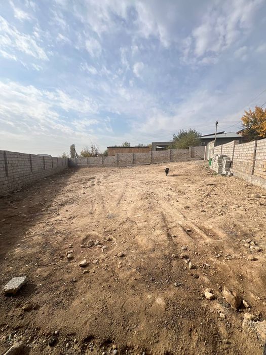 Yer. Sotiladi Tolabeda srochna