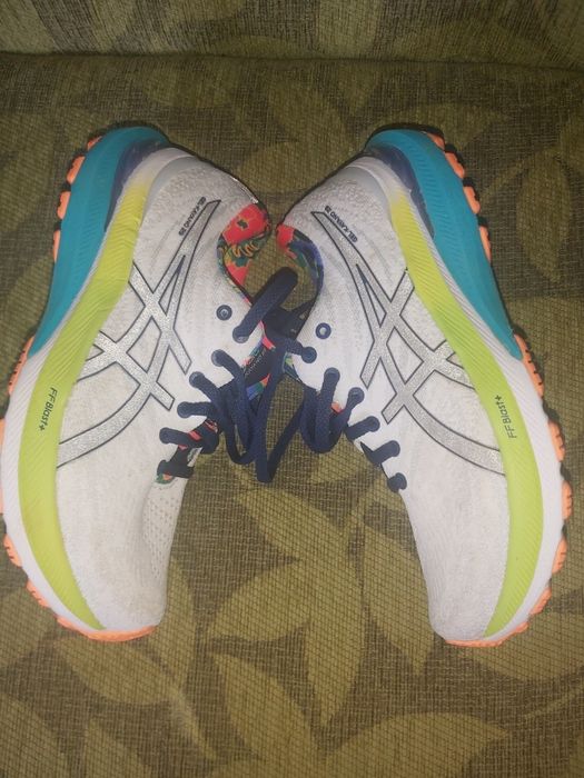 Дамски маратонки Asics и Mezuno
