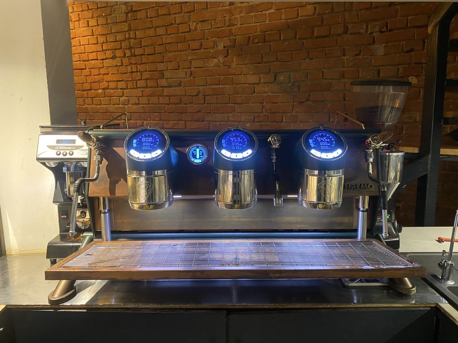 Espressor San Remo Cafe Racer 3 grupuri